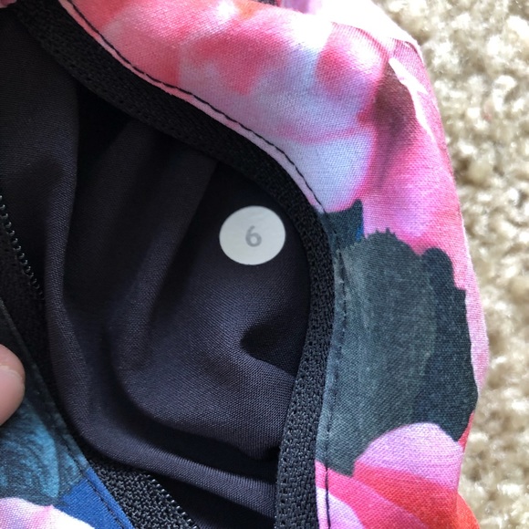 Lululemon Tracker II Secret Garden/Black 6 - Picture 3 of 7